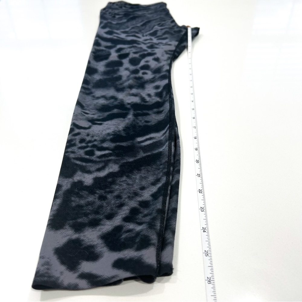 Nike One Luxe Dri-FIT Leopard Print Leggings Gray Black Mid Rise Size L - Picture 9 of 14